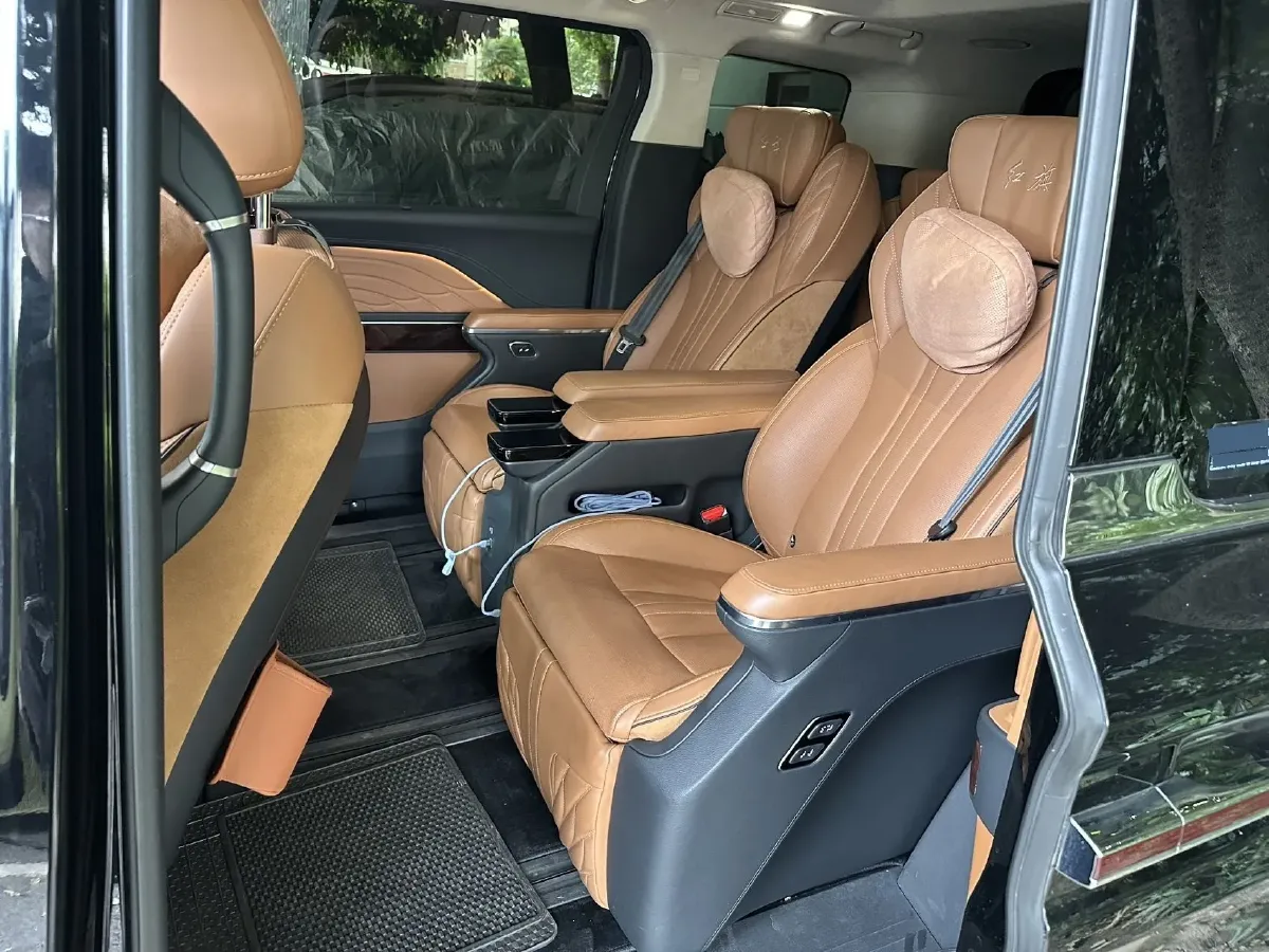 2023 HongQi HQ9 2.0T 252HP L4 8AT,autocango,china used car exporter,china ev exporter,chinese used car exporter,chinese used ev exporter