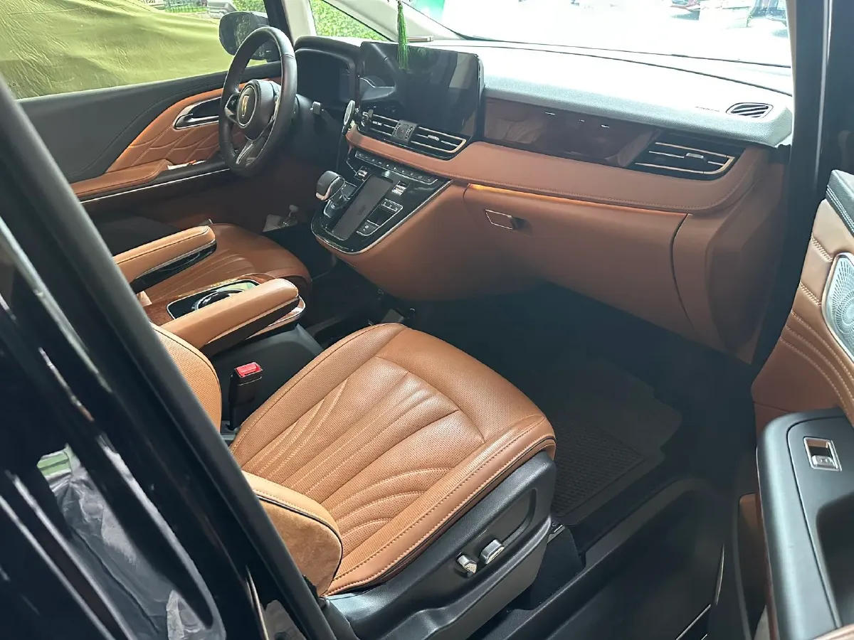 2023 HongQi HQ9 2.0T 252HP L4 8AT,autocango,china used car exporter,china ev exporter,chinese used car exporter,chinese used ev exporter