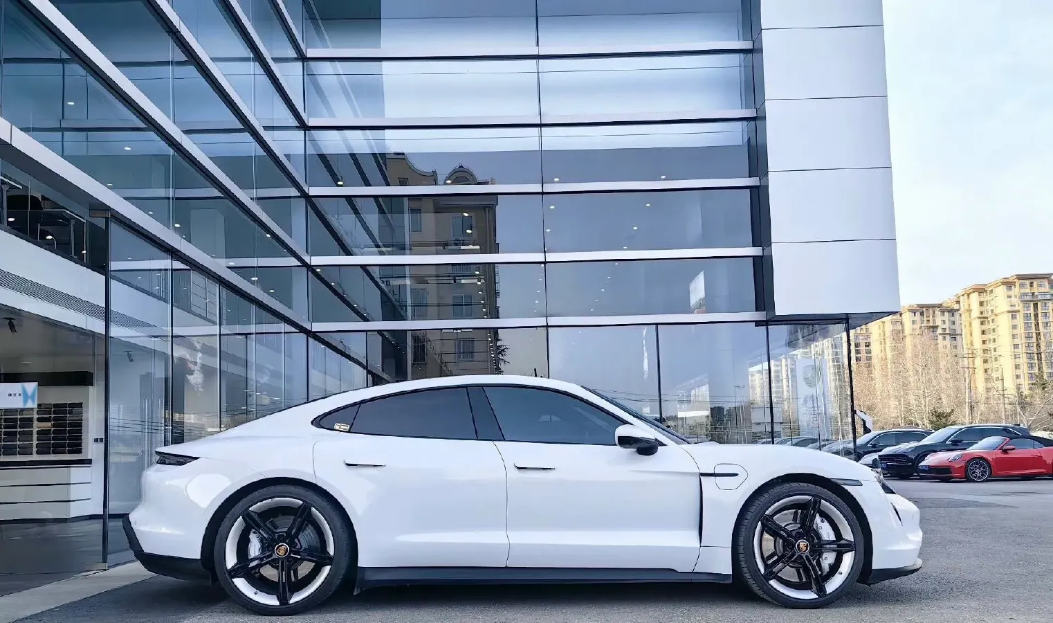 2019 Porsche Taycan 2AT BEV 79.2KWH,autocango,china used car exporter,china ev exporter,chinese used car exporter,chinese used ev exporter