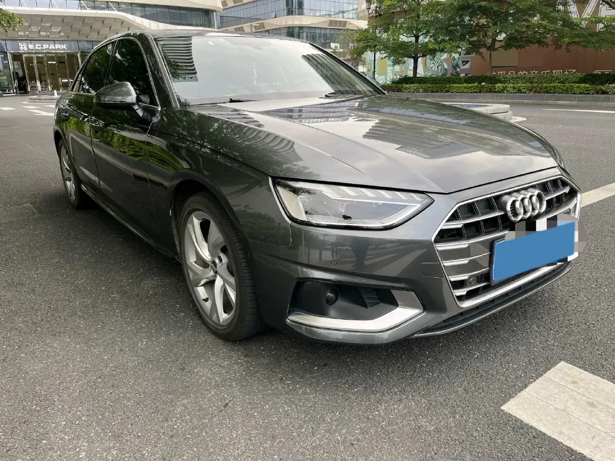 2020 Audi A4L 2.0T 190HP L4 7DCT,autocango,china used car exporter,china ev exporter,chinese used car exporter,chinese used ev exporter