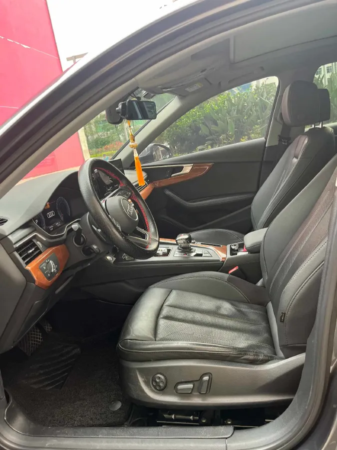 2020 Audi A4L 2.0T 190HP L4 7DCT,autocango,china used car exporter,china ev exporter,chinese used car exporter,chinese used ev exporter