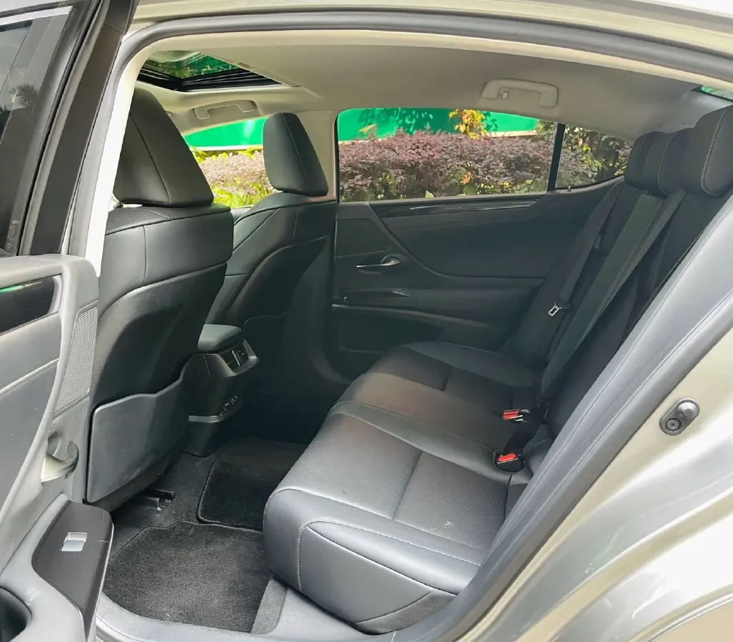 2020 Lexus ES 2.0L 173HP L4 CVT,autocango,china used car exporter,china ev exporter,chinese used car exporter,chinese used ev exporter