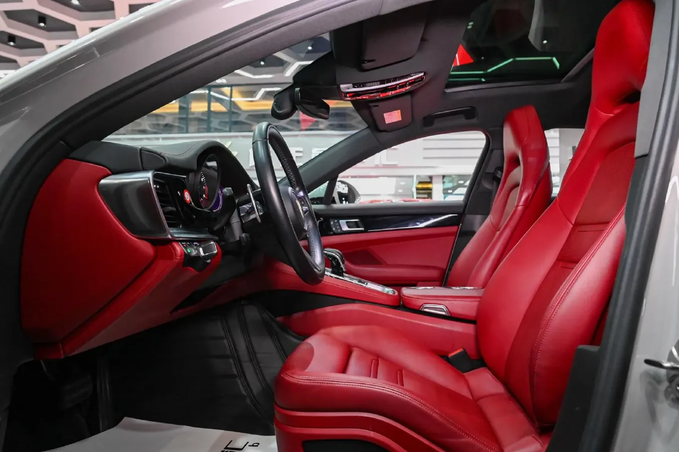 2021 Porsche Panamera 2.9T 330HP V6 8DCT,autocango,china used car exporter,china ev exporter,chinese used car exporter,chinese used ev exporter