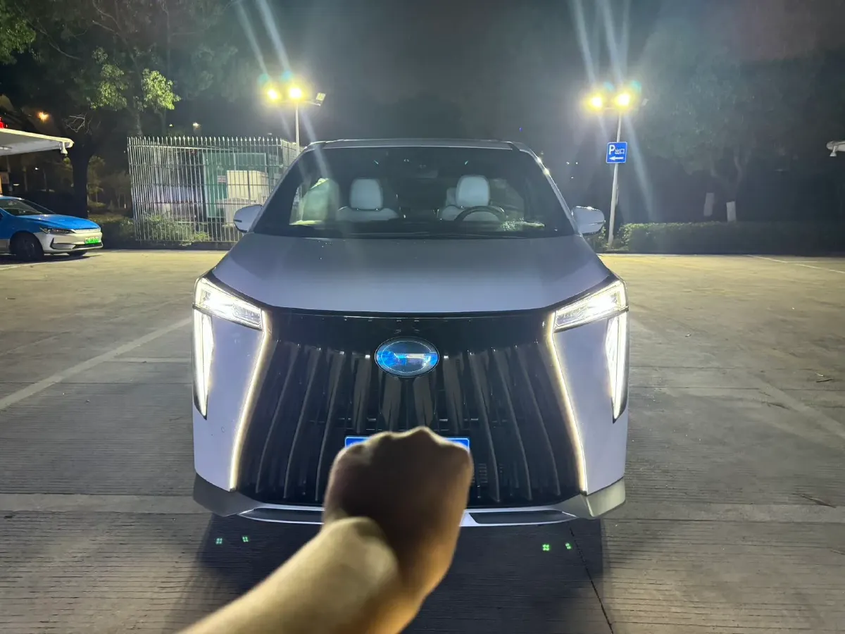 2023 GAC Trumpchi M8 2.0T 252HP L4 8AT,autocango,china used car exporter,china ev exporter,chinese used car exporter,chinese used ev exporter