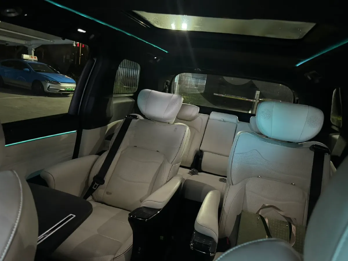 2023 GAC Trumpchi M8 2.0T 252HP L4 8AT,autocango,china used car exporter,china ev exporter,chinese used car exporter,chinese used ev exporter