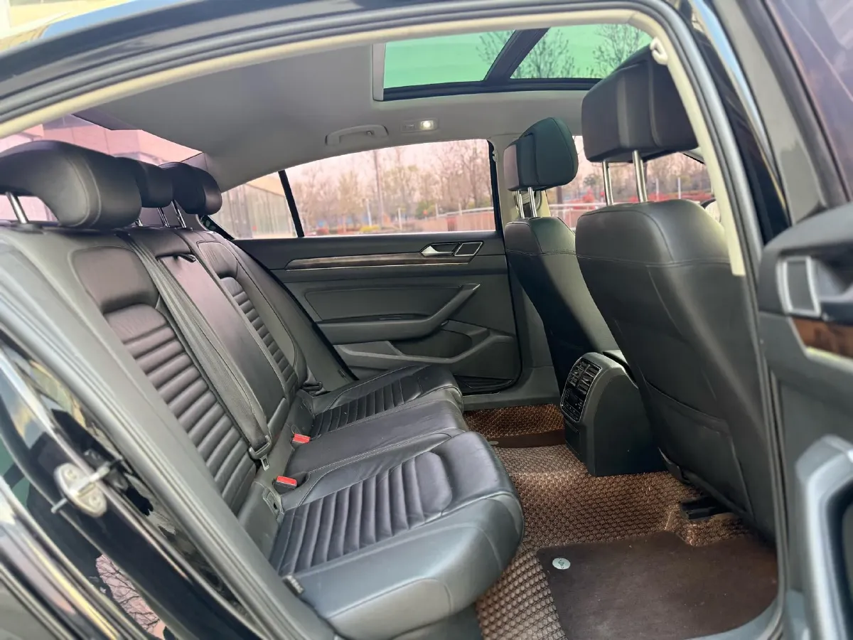 2018 Volkswagen Magotan 1.8T 180HP L4 7DCT,autocango,china used car exporter,china ev exporter,chinese used car exporter,chinese used ev exporter