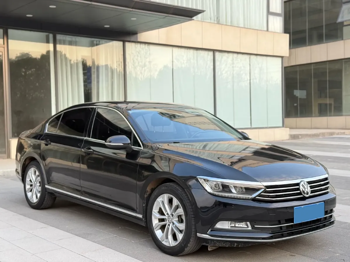 2018 Volkswagen Magotan 1.8T 180HP L4 7DCT,autocango,china used car exporter,china ev exporter,chinese used car exporter,chinese used ev exporter