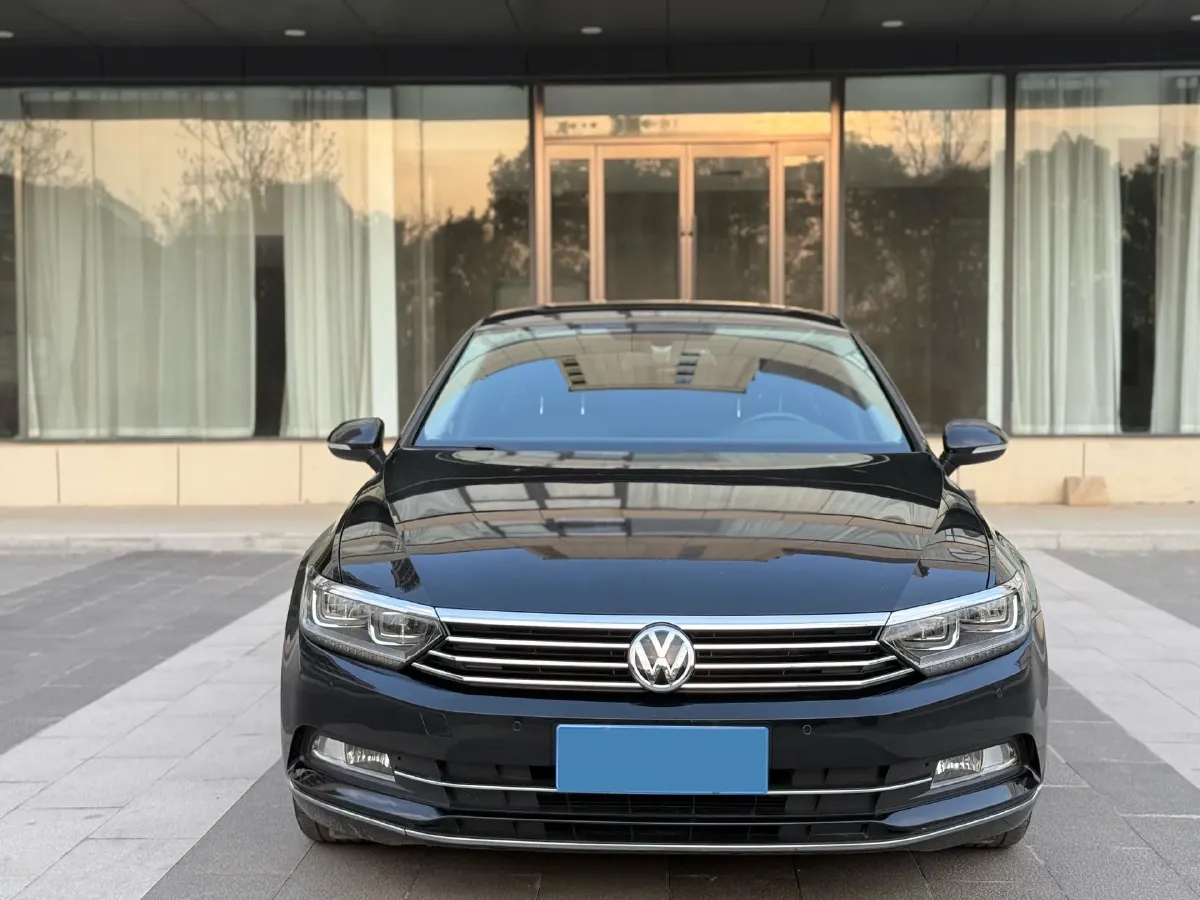 2018 Volkswagen Magotan 1.8T 180HP L4 7DCT,autocango,china used car exporter,china ev exporter,chinese used car exporter,chinese used ev exporter