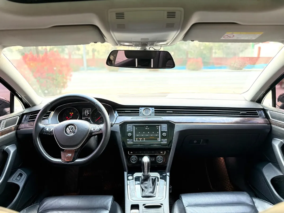 2018 Volkswagen Magotan 1.8T 180HP L4 7DCT,autocango,china used car exporter,china ev exporter,chinese used car exporter,chinese used ev exporter