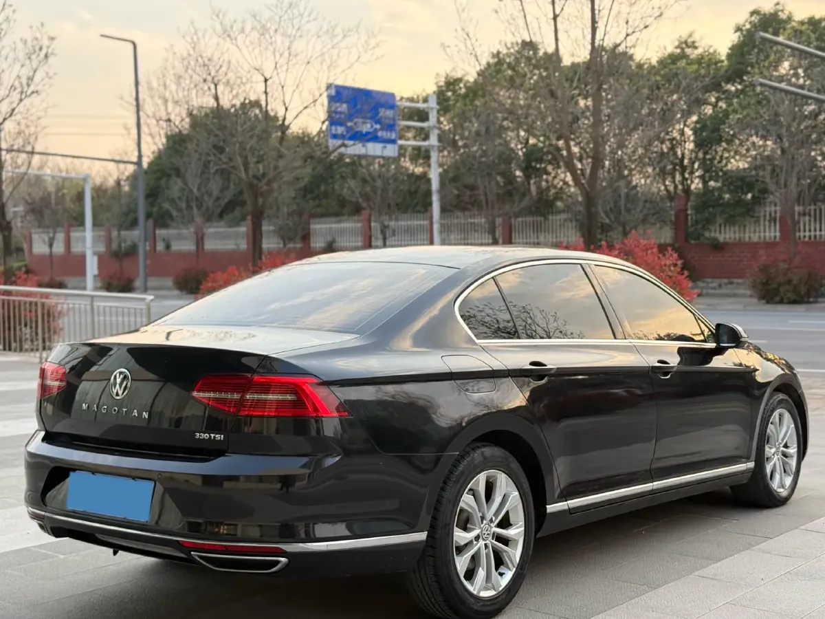 2018 Volkswagen Magotan 1.8T 180HP L4 7DCT,autocango,china used car exporter,china ev exporter,chinese used car exporter,chinese used ev exporter