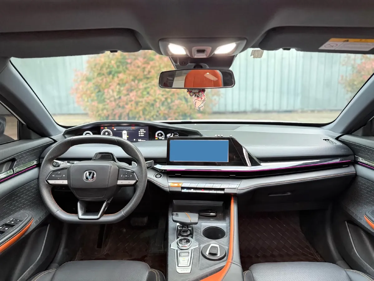 2022 ChangAn UNI-V 1.5T 188HP L4 7DCT,autocango,china used car exporter,china ev exporter,chinese used car exporter,chinese used ev exporter