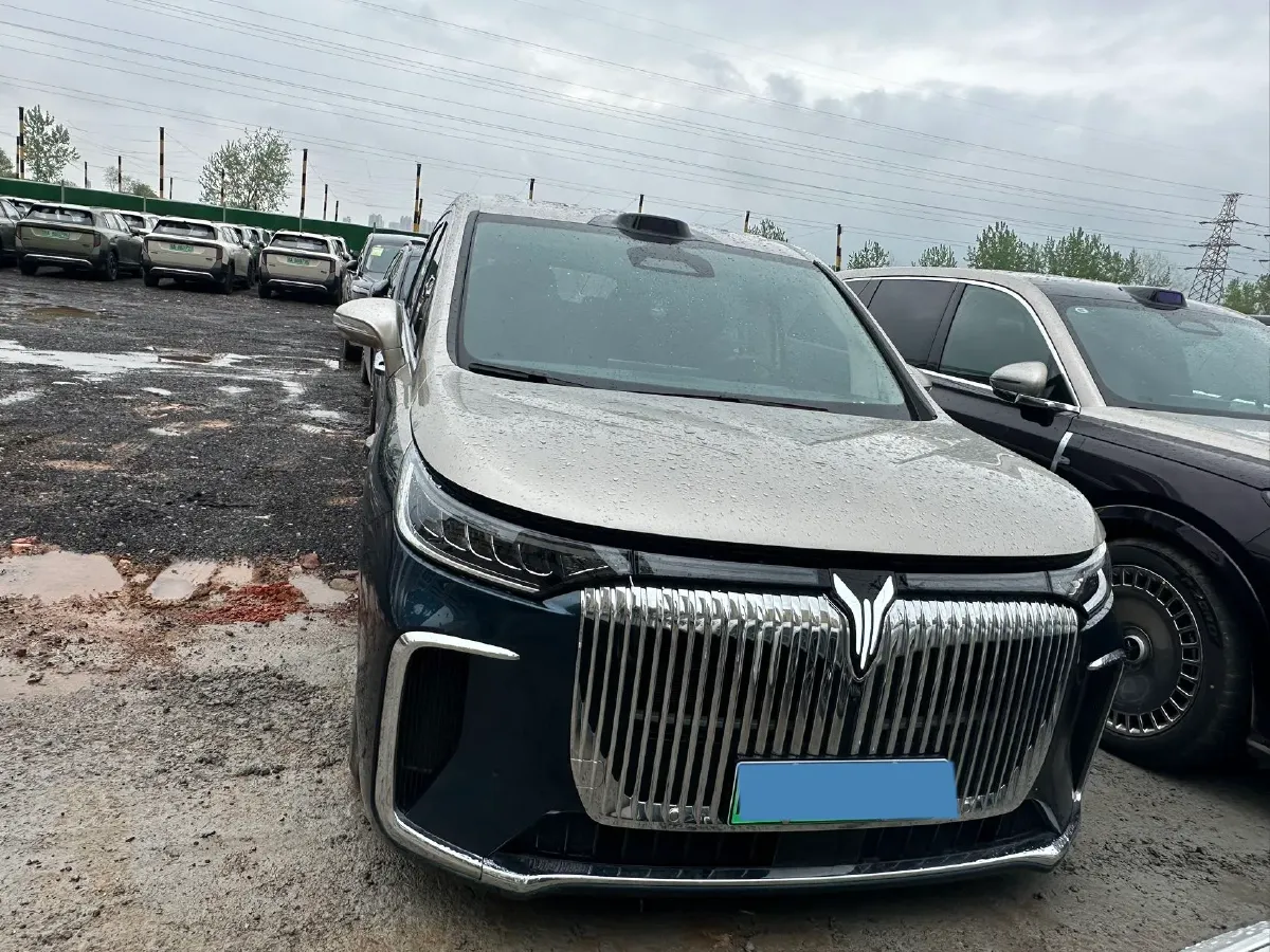 2026 Voyah Dream 1.5T 150HP L4 PHEV,autocango,china used car exporter,china ev exporter,chinese used car exporter,chinese used ev exporter