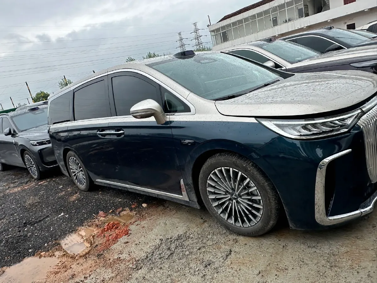 2026 Voyah Dream 1.5T 150HP L4 PHEV,autocango,china used car exporter,china ev exporter,chinese used car exporter,chinese used ev exporter