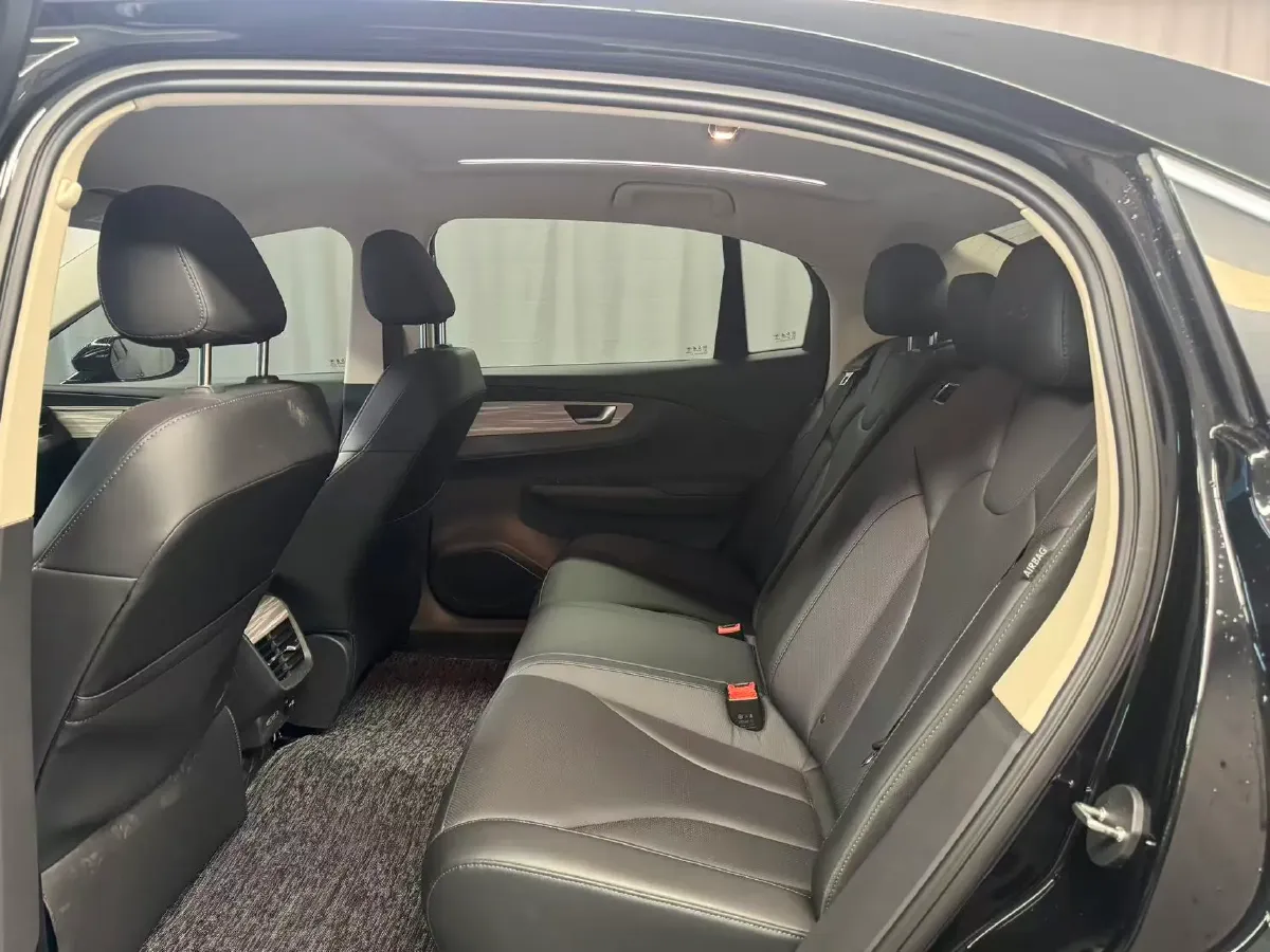 2023 HongQi E-QM5 BEV 82KWH,autocango,china used car exporter,china ev exporter,chinese used car exporter,chinese used ev exporter