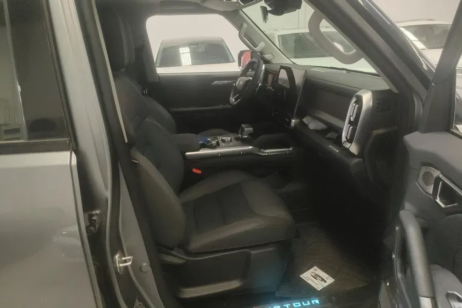 2023 Jetour Traveller 2.0T 254HP L4 7DCT,autocango,china used car exporter,china ev exporter,chinese used car exporter,chinese used ev exporter