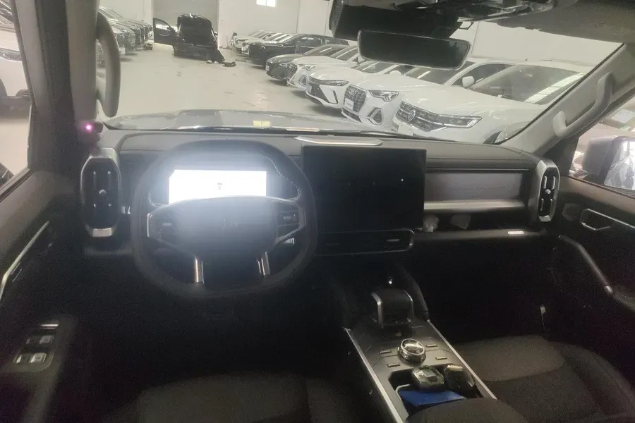 2023 Jetour Traveller 2.0T 254HP L4 7DCT,autocango,china used car exporter,china ev exporter,chinese used car exporter,chinese used ev exporter