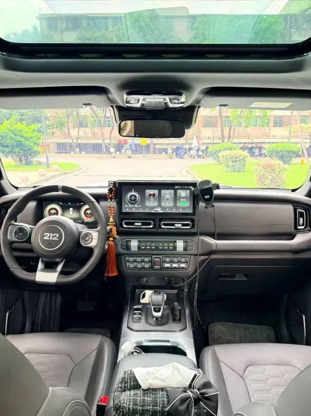 2024 212 212 T01 2.0T 252HP L4 8AT,autocango,china used car exporter,china ev exporter,chinese used car exporter,chinese used ev exporter