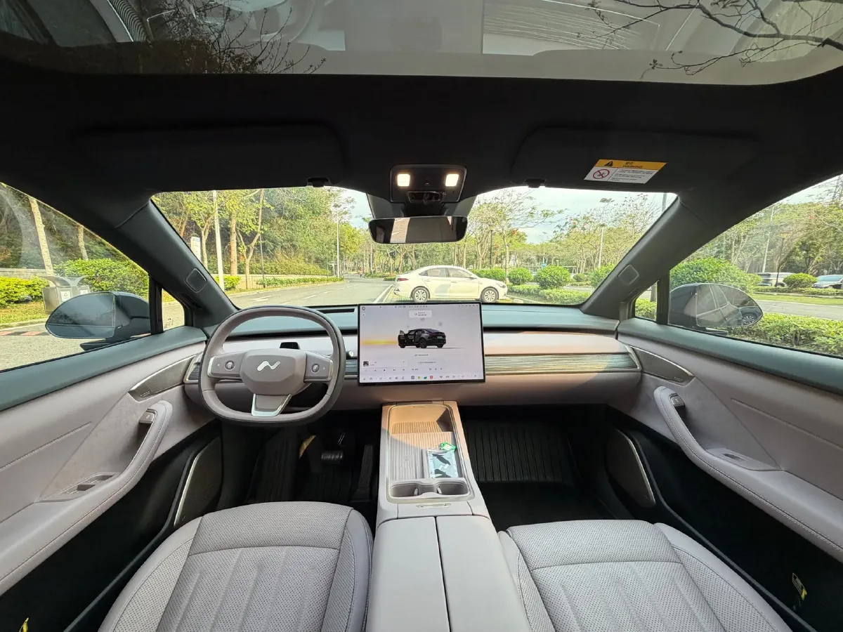 2024 IM L6 BEV 75KWH,autocango,china used car exporter,china ev exporter,chinese used car exporter,chinese used ev exporter