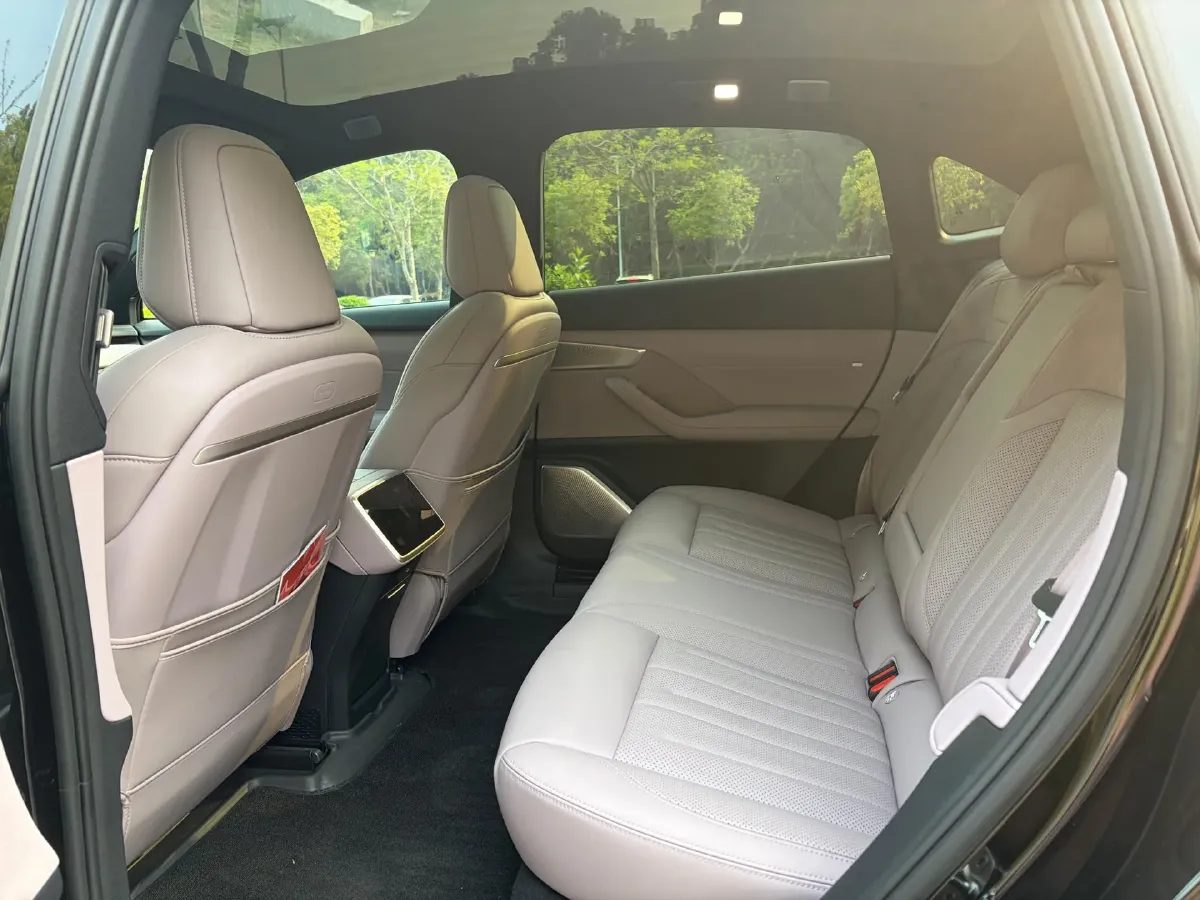 2024 IM L6 BEV 75KWH,autocango,china used car exporter,china ev exporter,chinese used car exporter,chinese used ev exporter