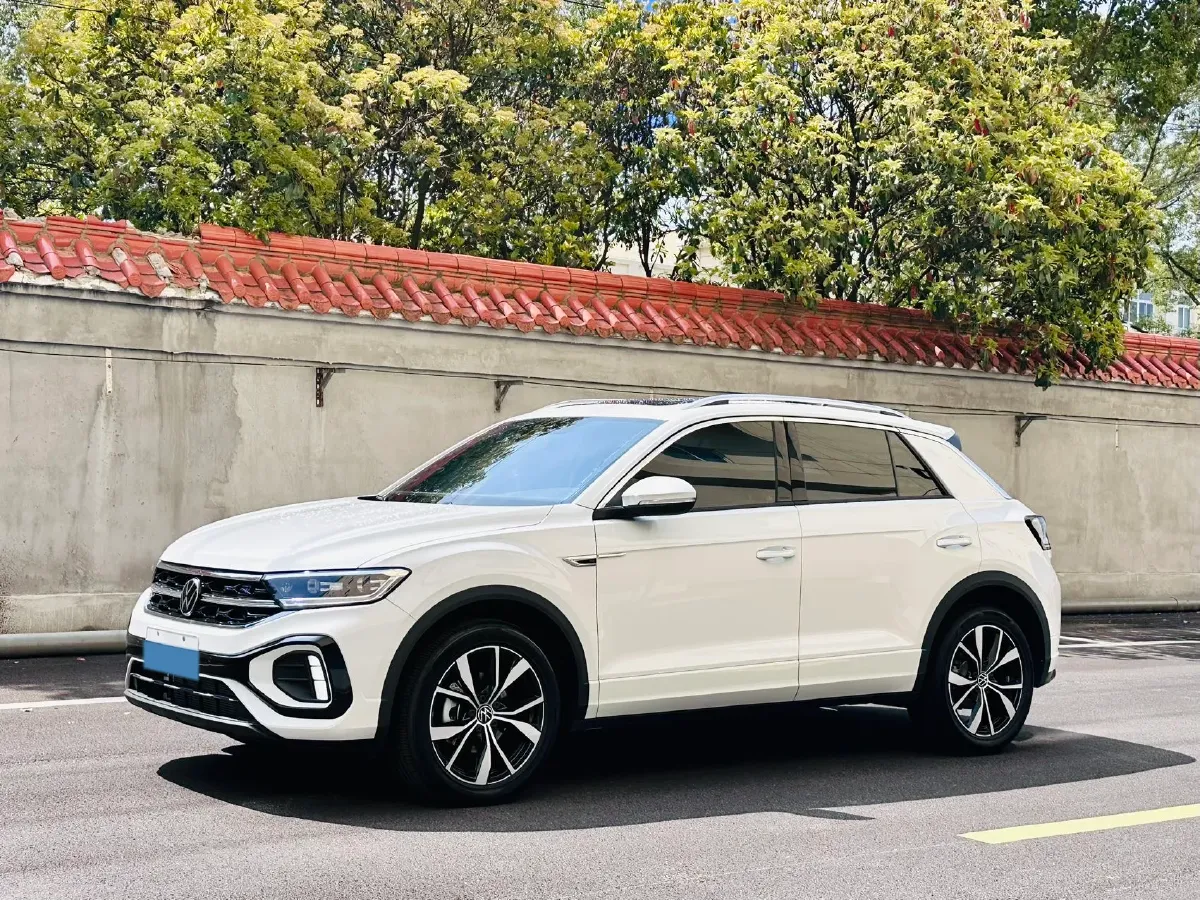 2025 Volkswagen T-Roc 1.5T 160HP L4 7DCT,autocango,china used car exporter,china ev exporter,chinese used car exporter,chinese used ev exporter