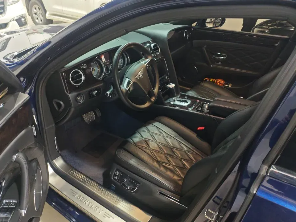 2016 Bentley Flying Spur 4.0T 507HP V8 8AT,autocango,china used car exporter,china ev exporter,chinese used car exporter,chinese used ev exporter