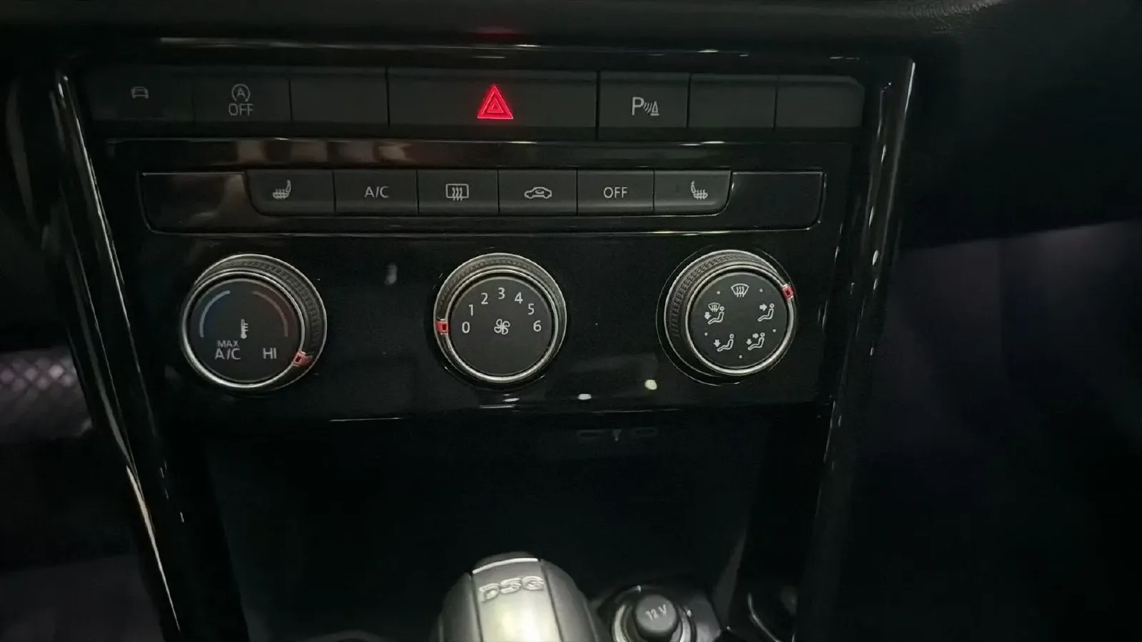 2022 Volkswagen T-Roc 1.4T 150HP L4 7DCT,autocango,china used car exporter,china ev exporter,chinese used car exporter,chinese used ev exporter