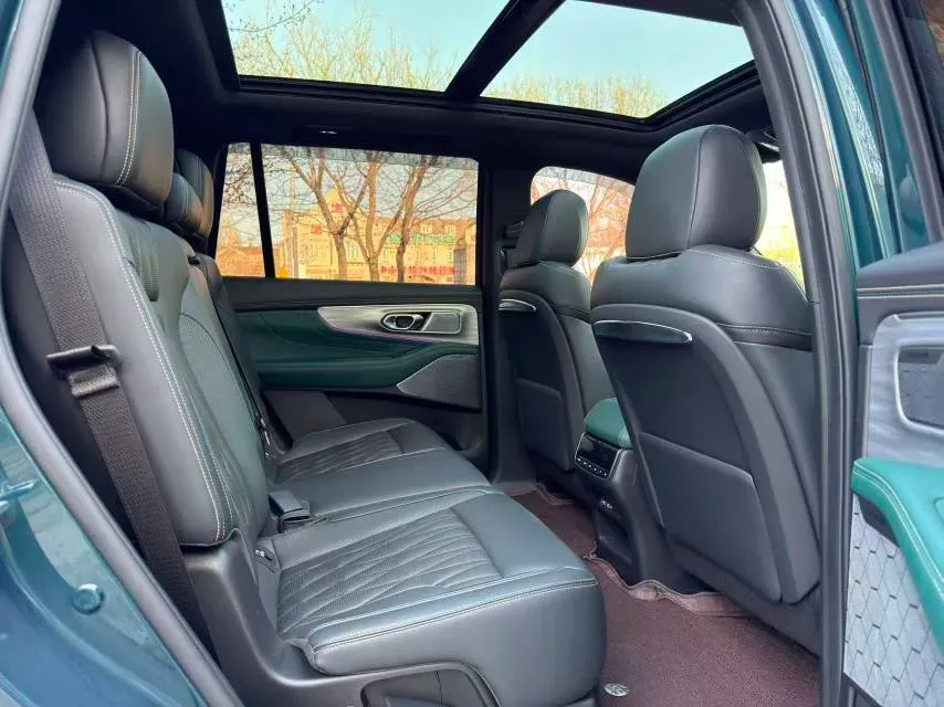 2022 GAC Trumpchi GS8 2.0T 252HP L4 8AT,autocango,china used car exporter,china ev exporter,chinese used car exporter,chinese used ev exporter