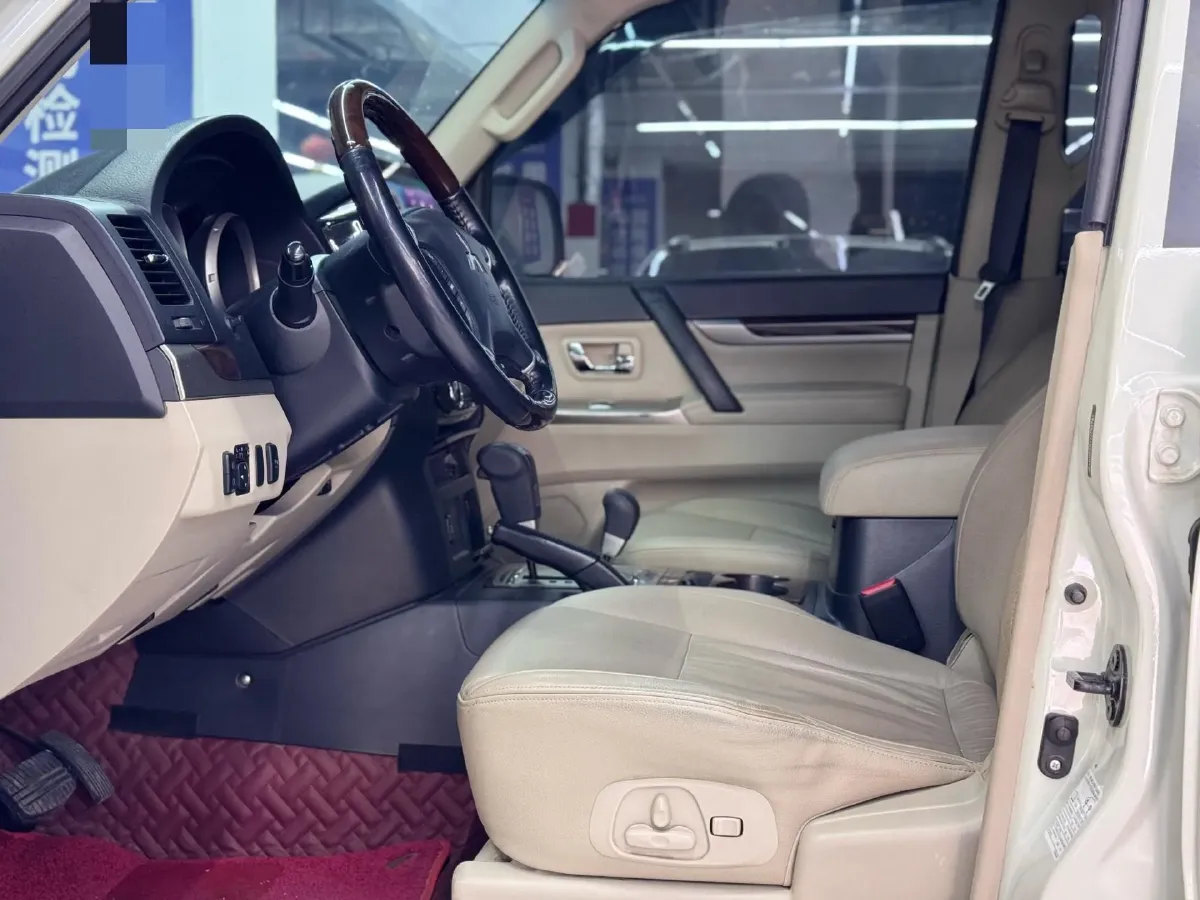 2018 Mitsubishi Pajero 3.0L 174HP V6 5AT,autocango,china used car exporter,china ev exporter,chinese used car exporter,chinese used ev exporter