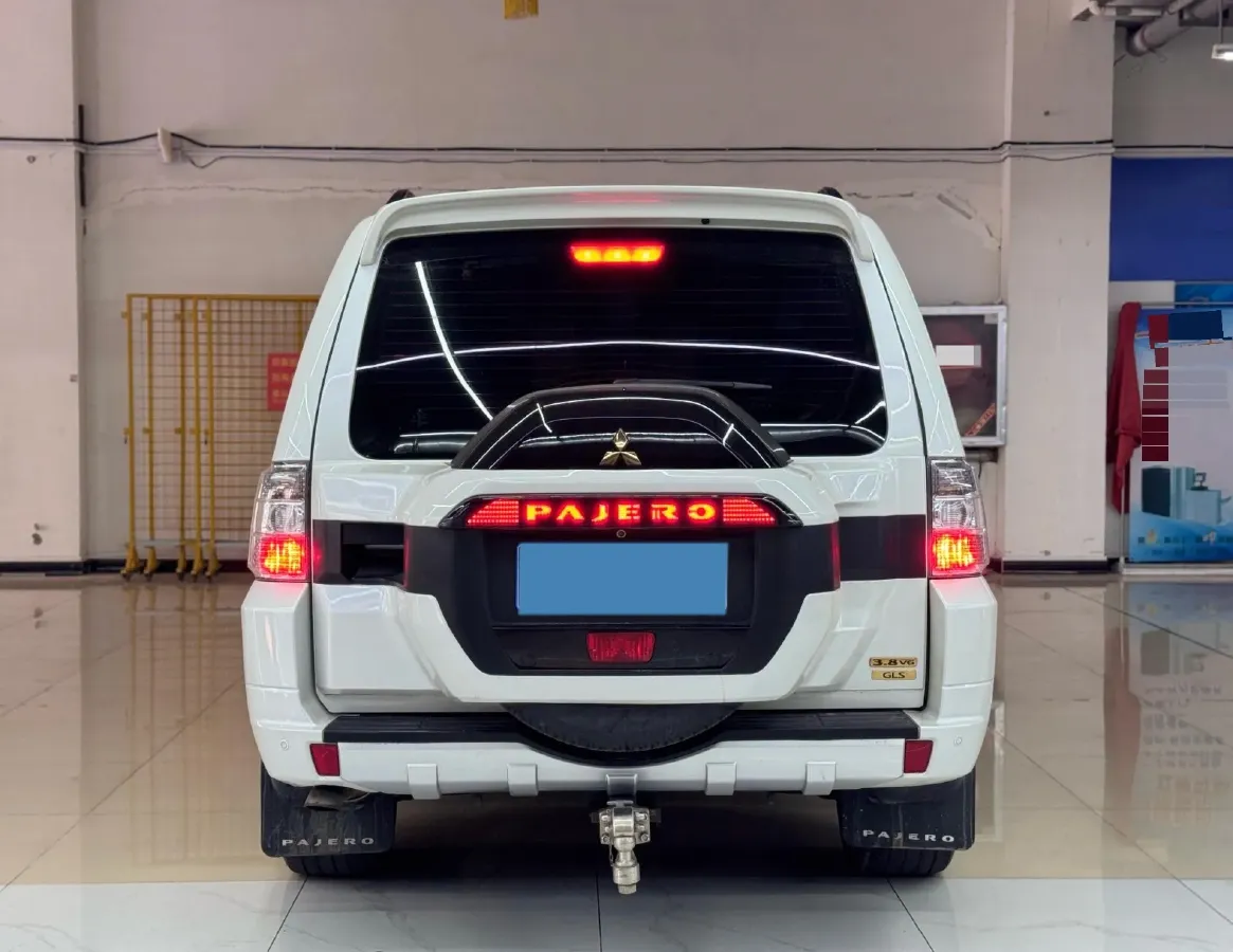 2018 Mitsubishi Pajero 3.0L 174HP V6 5AT,autocango,china used car exporter,china ev exporter,chinese used car exporter,chinese used ev exporter