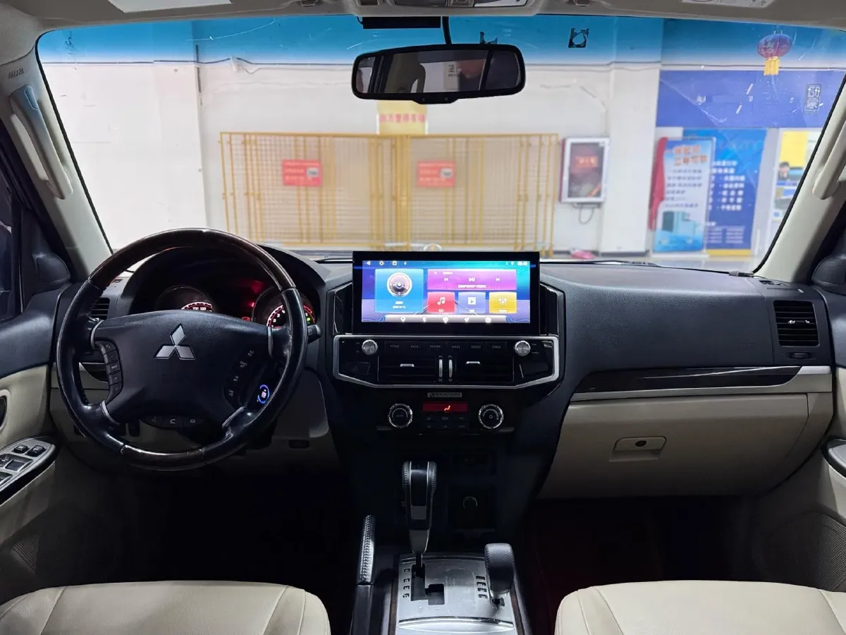 2018 Mitsubishi Pajero 3.0L 174HP V6 5AT,autocango,china used car exporter,china ev exporter,chinese used car exporter,chinese used ev exporter