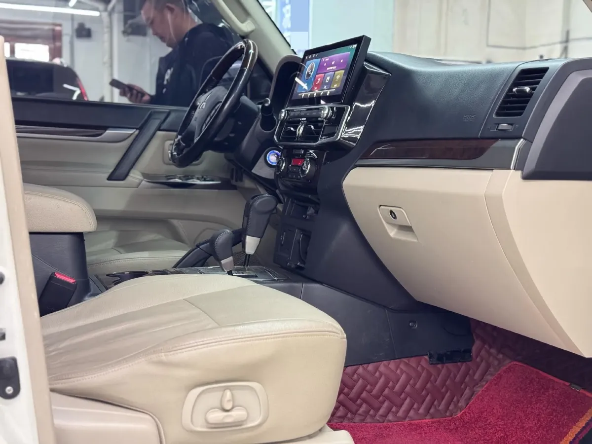 2018 Mitsubishi Pajero 3.0L 174HP V6 5AT,autocango,china used car exporter,china ev exporter,chinese used car exporter,chinese used ev exporter