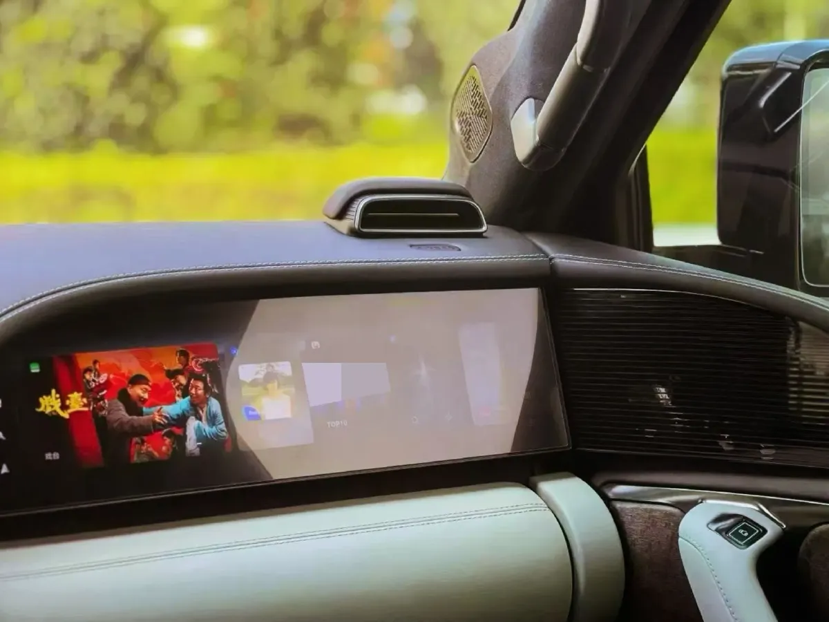 2024 YangWang U8 2.0T 272HP L4 REEV 49.05KWH,autocango,china used car exporter,china ev exporter,chinese used car exporter,chinese used ev exporter