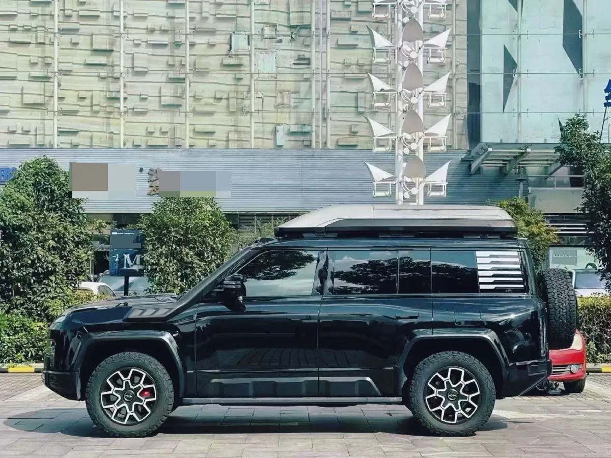 2024 YangWang U8 2.0T 272HP L4 REEV 49.05KWH,autocango,china used car exporter,china ev exporter,chinese used car exporter,chinese used ev exporter