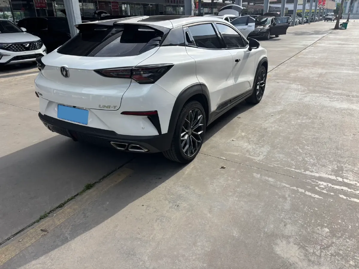 2022 ChangAn UNI-T 1.5T 188HP L4 7DCT,autocango,china used car exporter,china ev exporter,chinese used car exporter,chinese used ev exporter
