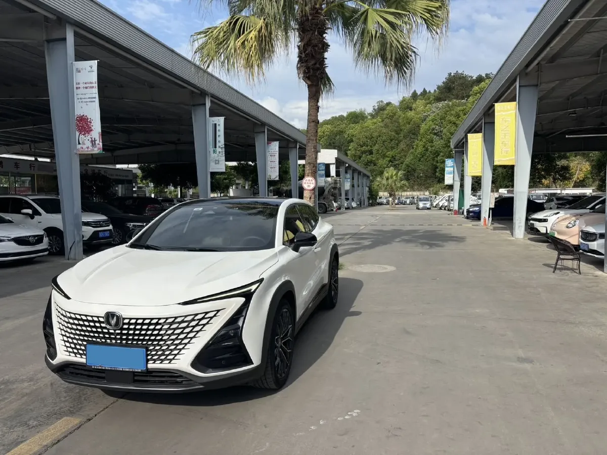 2022 ChangAn UNI-T 1.5T 188HP L4 7DCT,autocango,china used car exporter,china ev exporter,chinese used car exporter,chinese used ev exporter