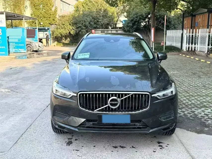 2018 Volvo XC60 2.0T 254HP L4 8AT,autocango,china used car exporter,china ev exporter,chinese used car exporter,chinese used ev exporter