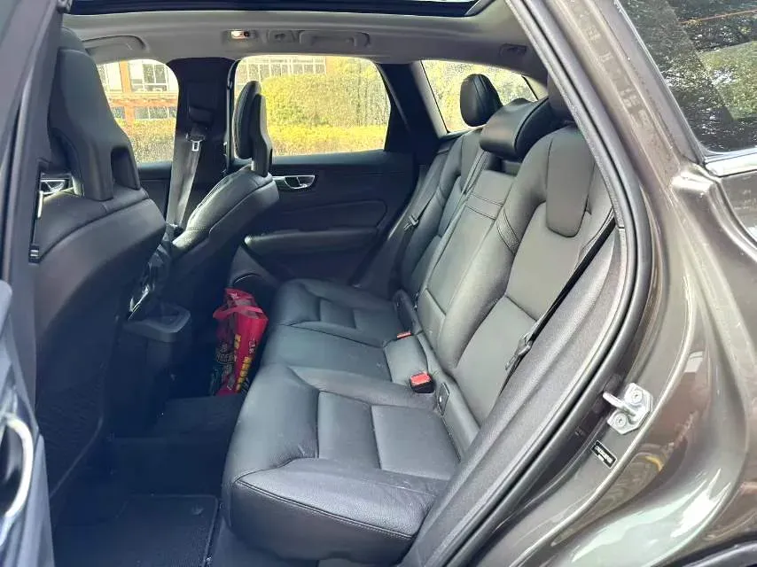 2018 Volvo XC60 2.0T 254HP L4 8AT,autocango,china used car exporter,china ev exporter,chinese used car exporter,chinese used ev exporter