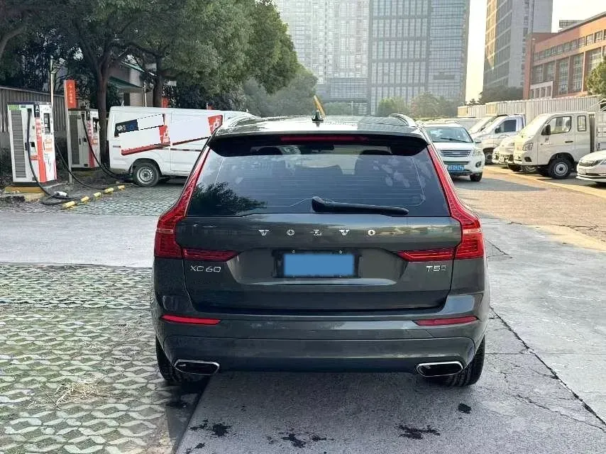 2018 Volvo XC60 2.0T 254HP L4 8AT,autocango,china used car exporter,china ev exporter,chinese used car exporter,chinese used ev exporter