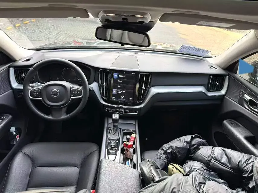 2018 Volvo XC60 2.0T 254HP L4 8AT,autocango,china used car exporter,china ev exporter,chinese used car exporter,chinese used ev exporter