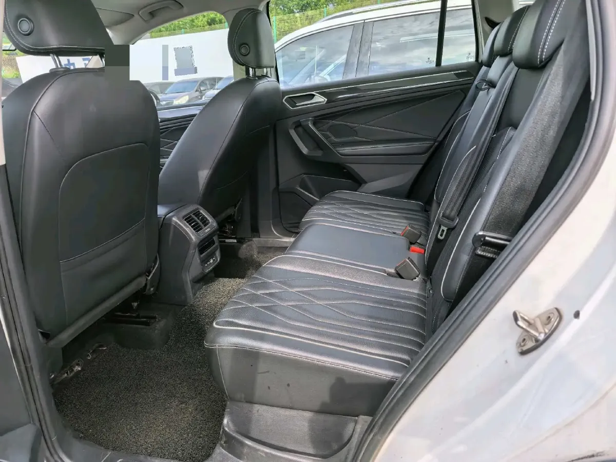 2023 Volkswagen Tiguan L 1.5T 160HP L4 7DCT,autocango,china used car exporter,china ev exporter,chinese used car exporter,chinese used ev exporter