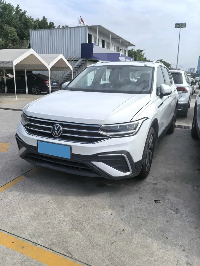 2023 Volkswagen Tiguan L 1.5T 160HP L4 7DCT,autocango,china used car exporter,china ev exporter,chinese used car exporter,chinese used ev exporter