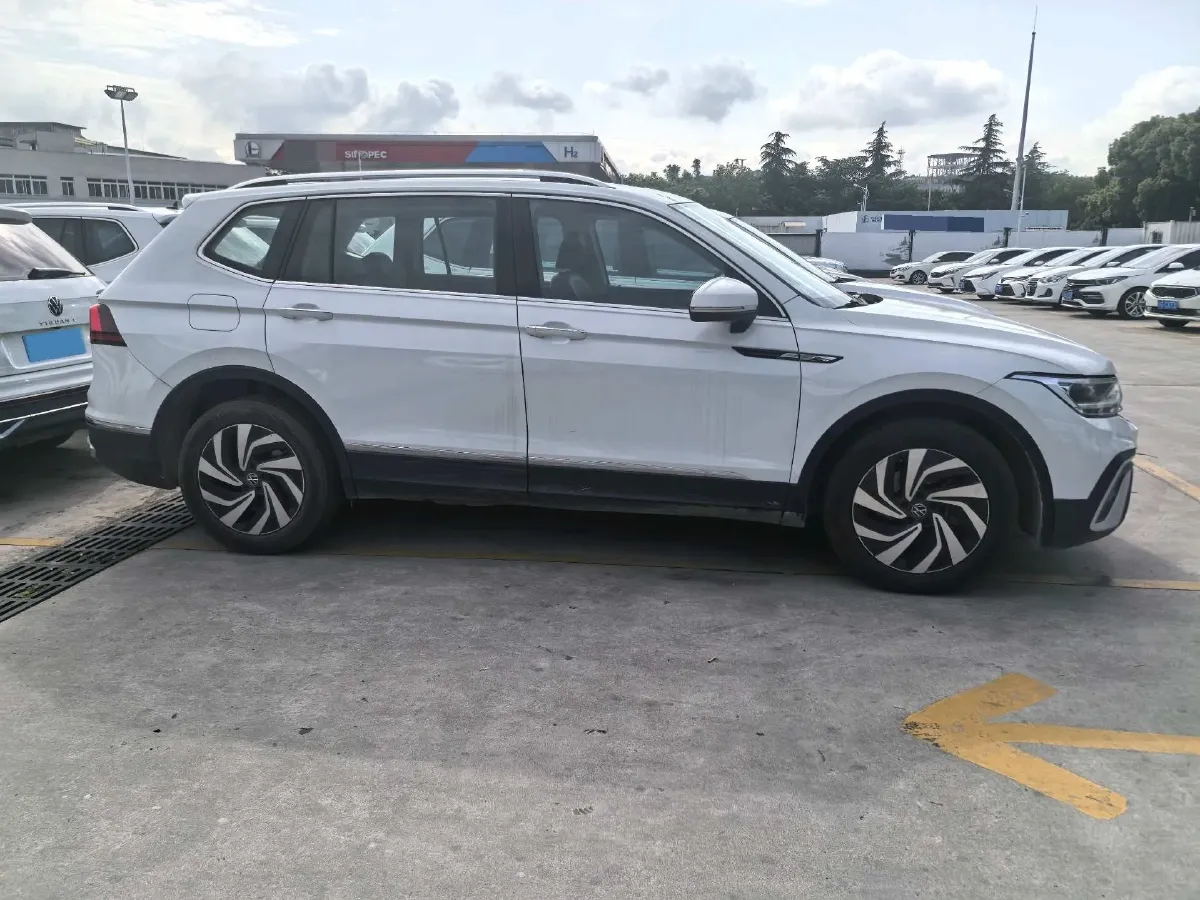 2023 Volkswagen Tiguan L 1.5T 160HP L4 7DCT,autocango,china used car exporter,china ev exporter,chinese used car exporter,chinese used ev exporter