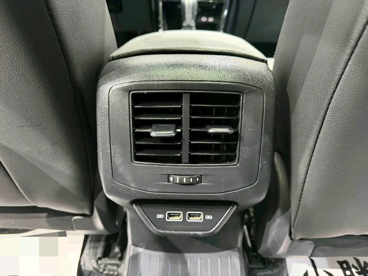 2022 Volkswagen T-Roc 1.4T 150HP L4 7DCT,autocango,china used car exporter,china ev exporter,chinese used car exporter,chinese used ev exporter