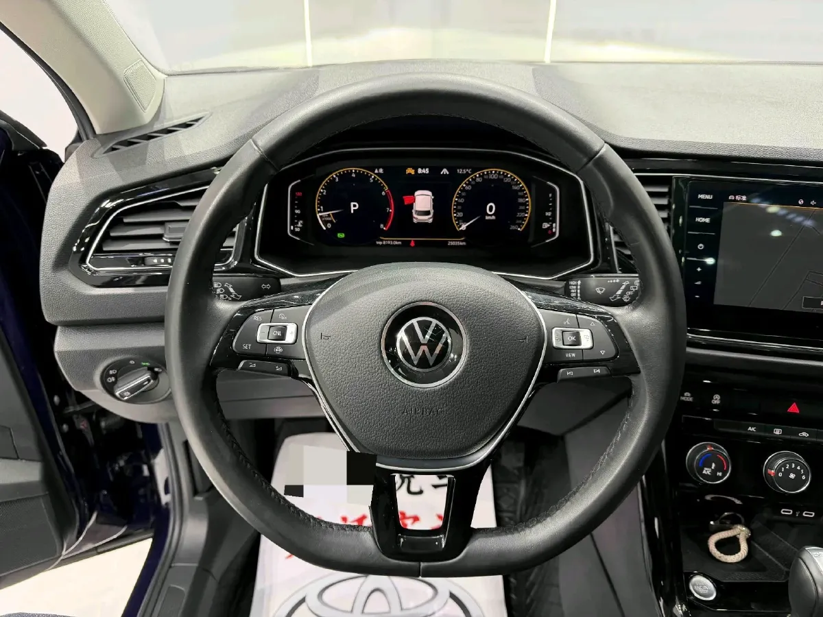 2022 Volkswagen T-Roc 1.4T 150HP L4 7DCT,autocango,china used car exporter,china ev exporter,chinese used car exporter,chinese used ev exporter