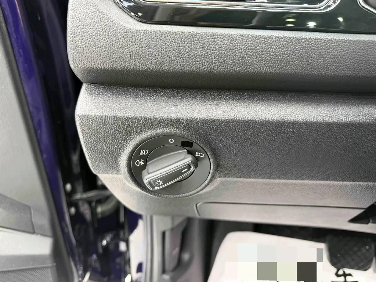 2022 Volkswagen T-Roc 1.4T 150HP L4 7DCT,autocango,china used car exporter,china ev exporter,chinese used car exporter,chinese used ev exporter