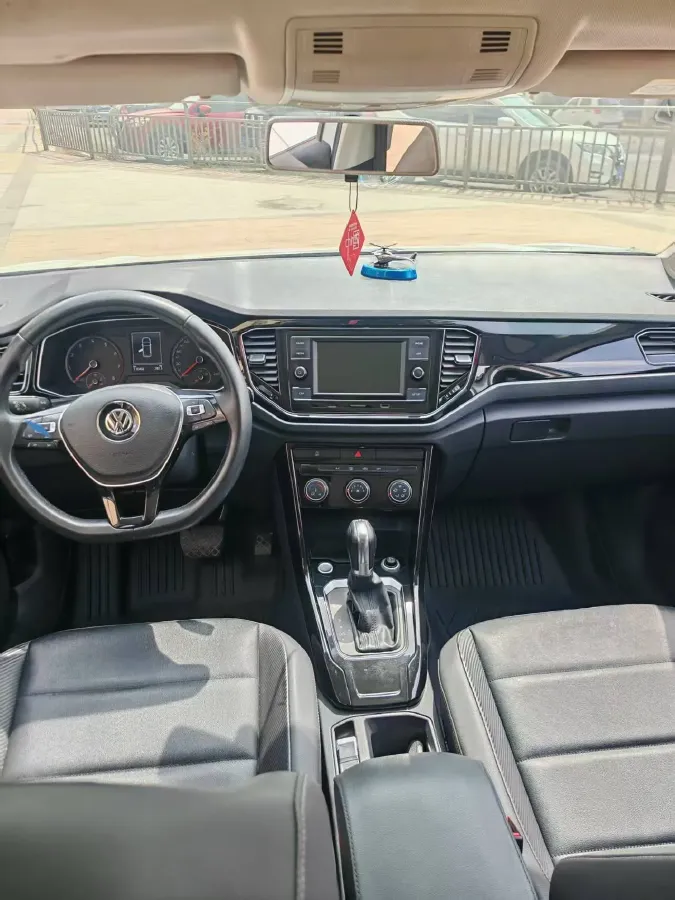 2019 Volkswagen T-Roc 1.4T 131HP L4 7DCT,autocango,china used car exporter,china ev exporter,chinese used car exporter,chinese used ev exporter