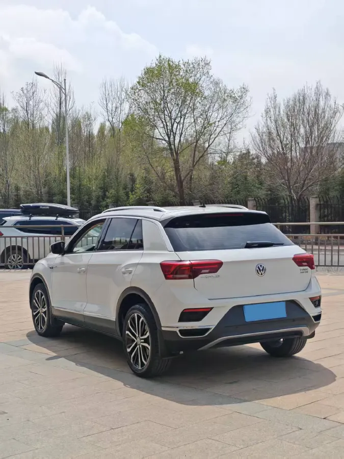 2019 Volkswagen T-Roc 1.4T 131HP L4 7DCT,autocango,china used car exporter,china ev exporter,chinese used car exporter,chinese used ev exporter