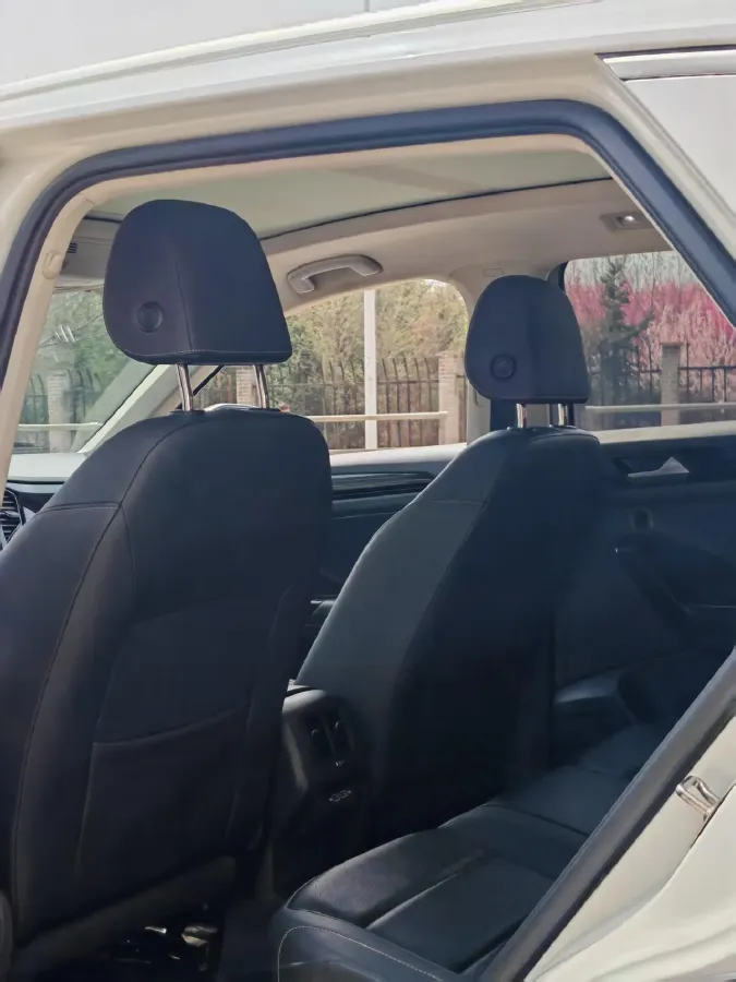 2019 Volkswagen T-Roc 1.4T 131HP L4 7DCT,autocango,china used car exporter,china ev exporter,chinese used car exporter,chinese used ev exporter