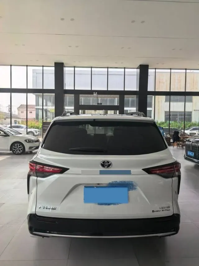 2024 Toyota Sienna 2.5L 189HP L4 E-CVT Hybrid,autocango,china used car exporter,china ev exporter,chinese used car exporter,chinese used ev exporter