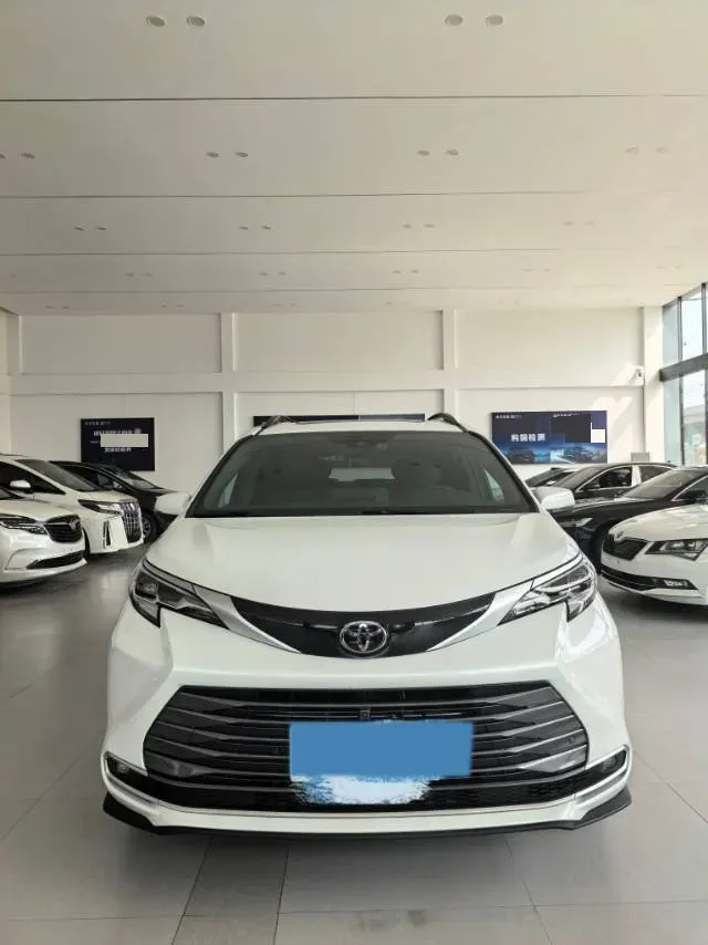 2024 Toyota Sienna 2.5L 189HP L4 E-CVT Hybrid,autocango,china used car exporter,china ev exporter,chinese used car exporter,chinese used ev exporter